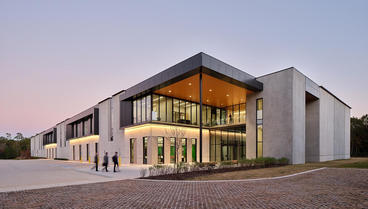 exterior VGXI Headquarters and Biomanufacturing Facility / Tilt up Construction / Conroe US / Hanbury