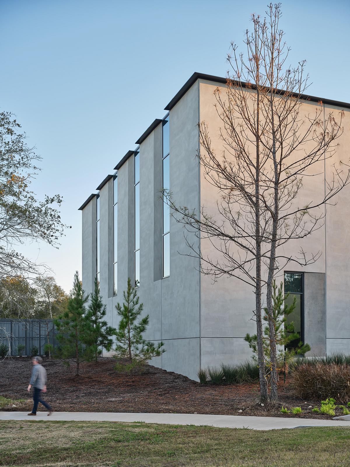 exterior VGXI Headquarters and Biomanufacturing Facility / Tilt up Construction / Conroe US / Hanbury